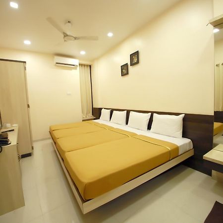 Hotel Madhuri Executive Colhapur Exterior foto