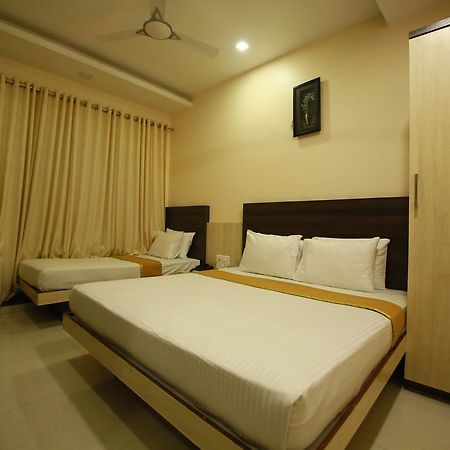 Hotel Madhuri Executive Colhapur Exterior foto