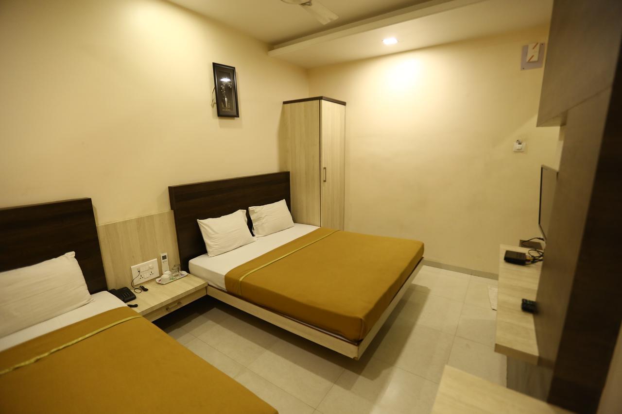 Hotel Madhuri Executive Colhapur Exterior foto