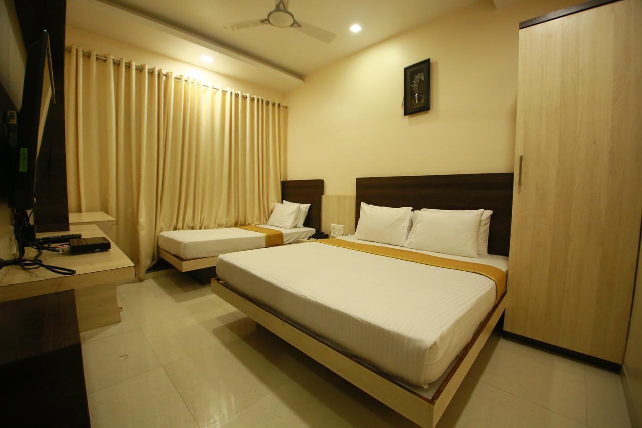 Hotel Madhuri Executive Colhapur Exterior foto